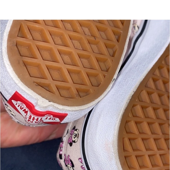 Disney X Vans Light Pink Minnie Mouse Bow - Picture 5 of 9